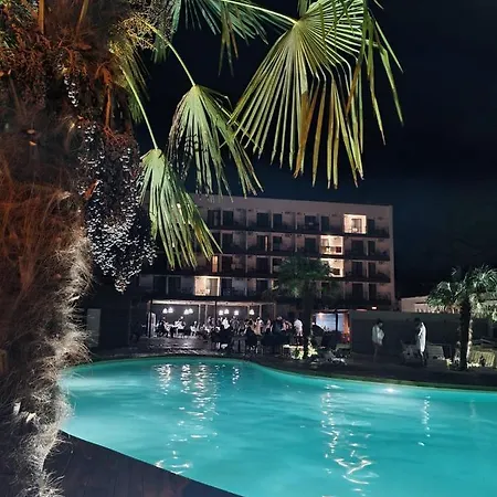 Mojo Hotel