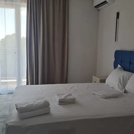 Mojo Hotel 3*
