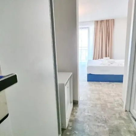 Mojo Hotel 3*